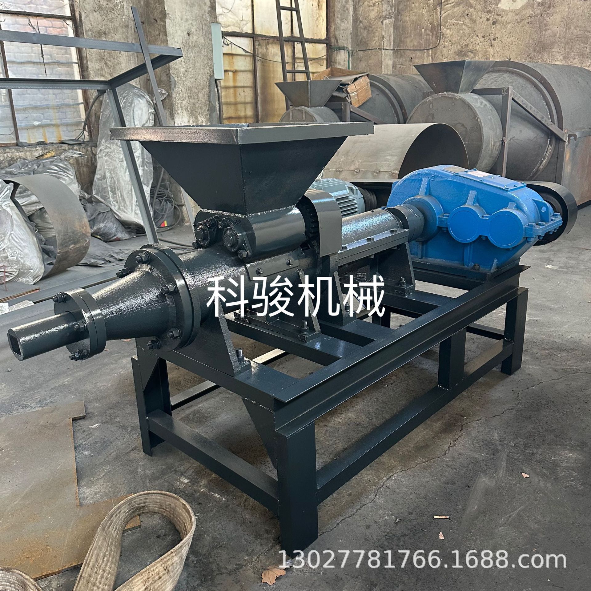 Máquina de fabricación de barras de carbón pulverizado de carbón activado de Lancan extrusora máquina de fabricación de barras de carbón de barbacoa máquina de lavado con agua máquina de formación de escoria de carbón