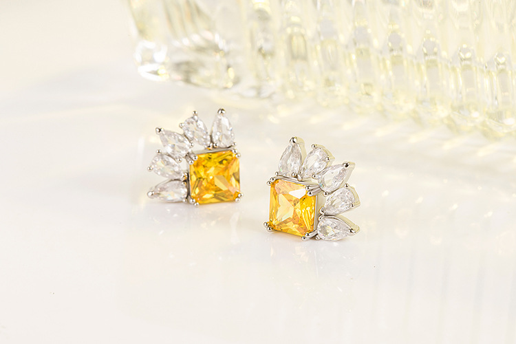 Fashion Geometric Copper Ear Studs Inlay Zircon Copper Earrings 1 Pair