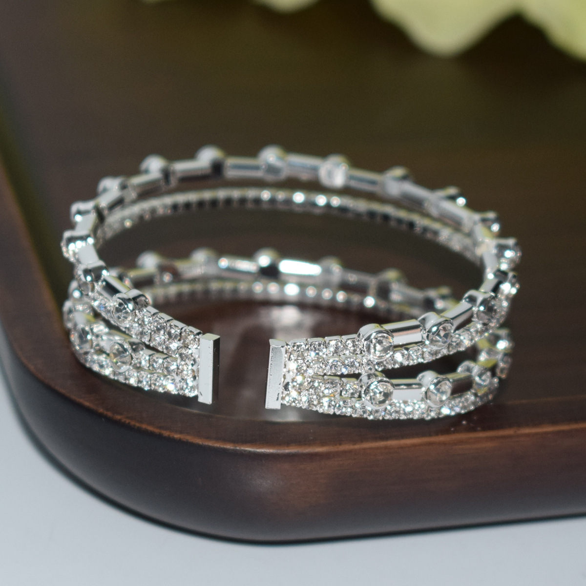 Braccialetto con catena a 5 file di tubi di rame esplosivi, con diamanti pieni e strass, da donna, con catena a griffe, gioielli_voghion.com