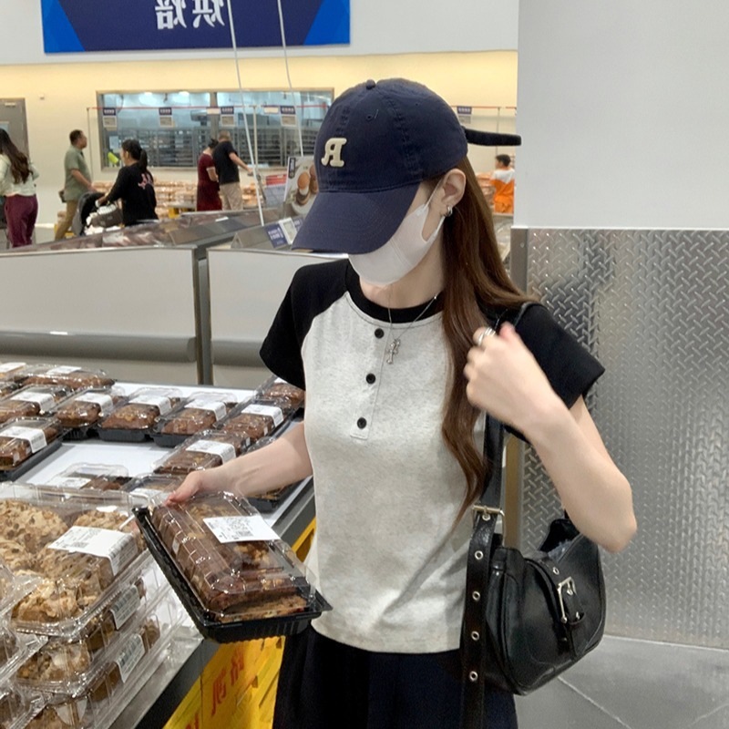 时尚百搭撞色插肩袖短袖T恤女2026夏季新款修身显瘦别致纯棉上衣