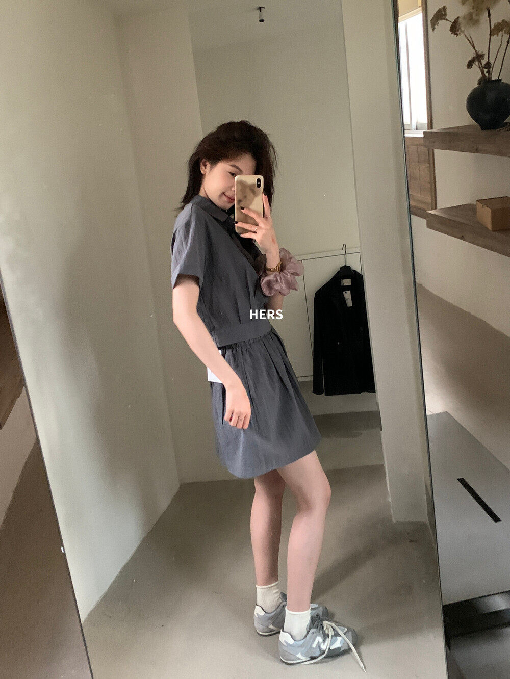 Bộ hai mảnh áo sơ mi ngắn phối quần short cạp chun nữ — xám đậm, màu hồng chi tiết 21