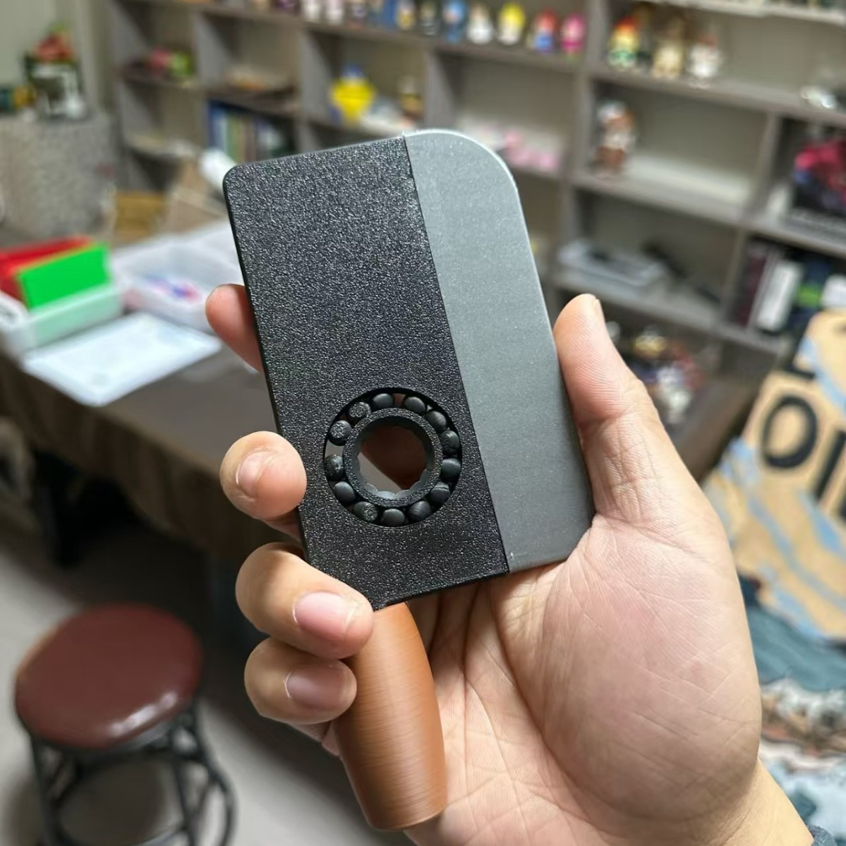 hot-selling 3d-printed spinning top， chef‘s knife， office decompression artifact， fingertip toy， cute backpack pendant， wholesale