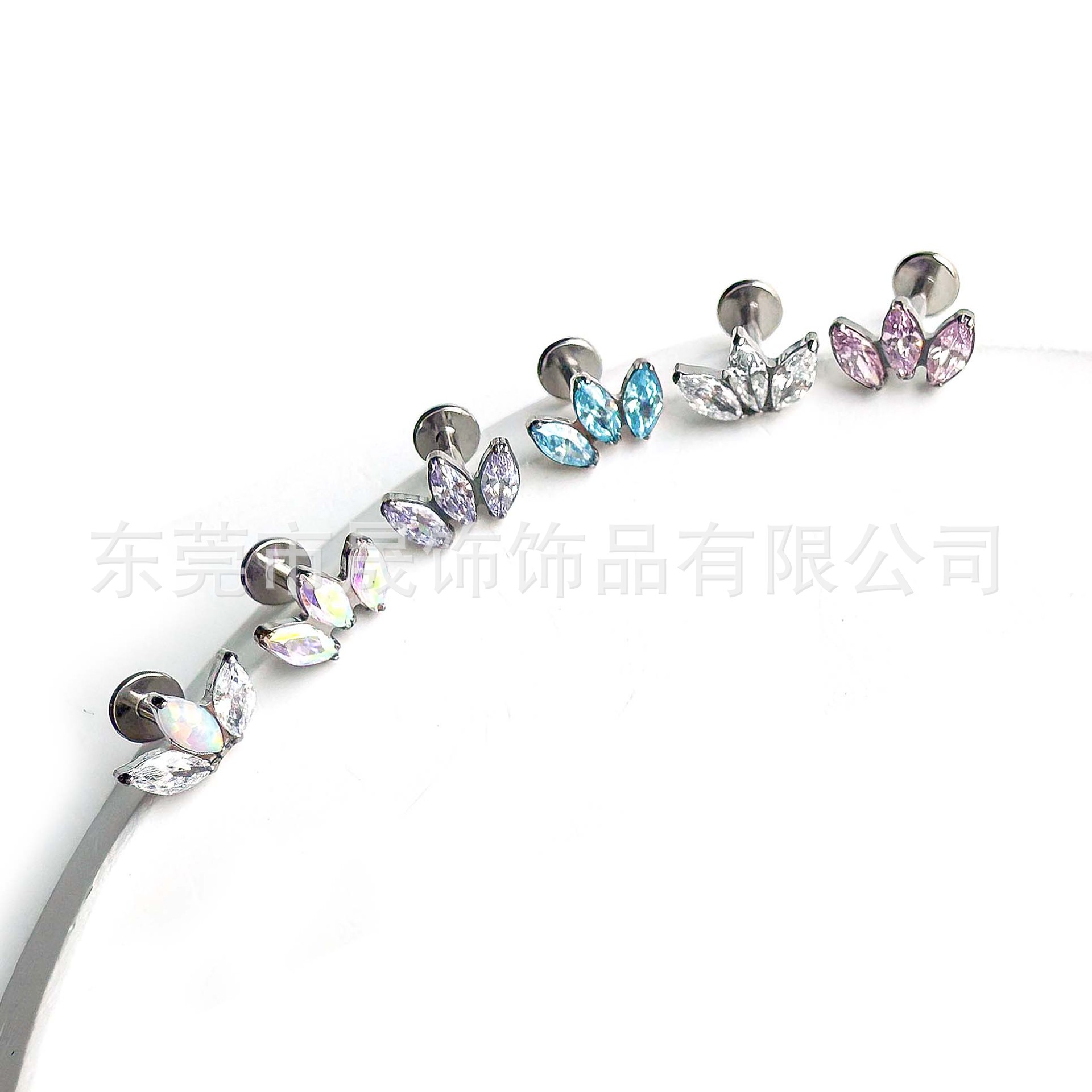 F136钛三马眼冠冕锆石耳钉唇钉G23钛合金人体穿刺饰品配件头唇部