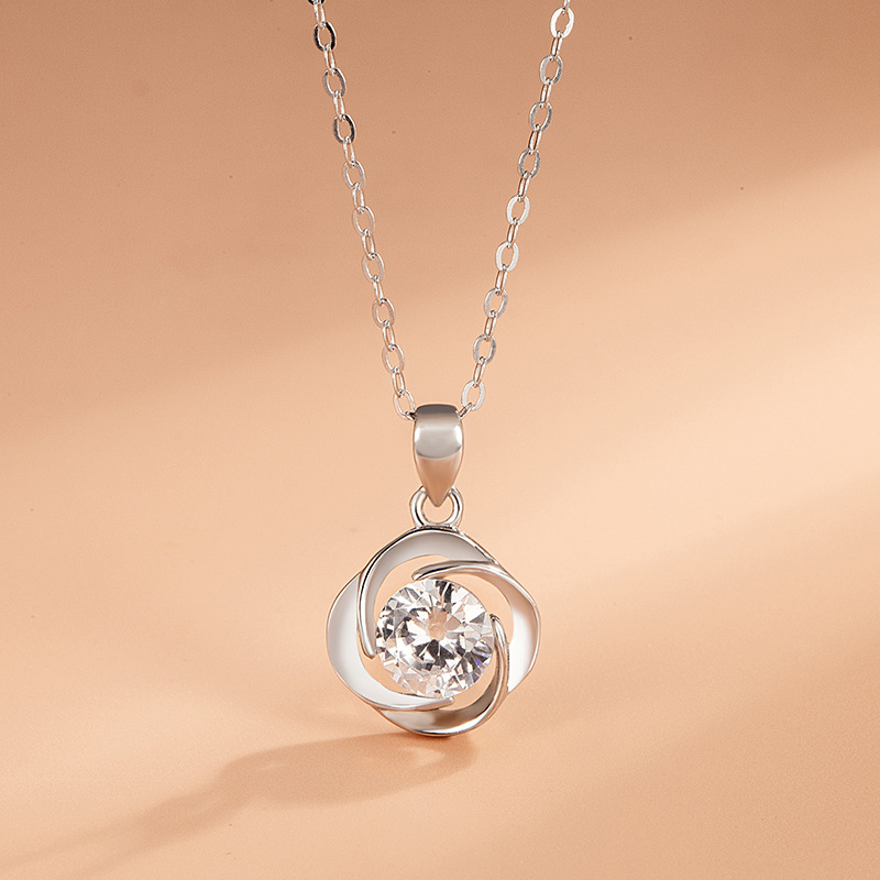 跨境新品四叶草吊坠纯银项链女日韩短款锁骨链时尚配饰厂家代发