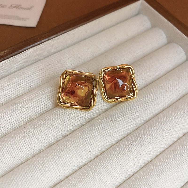 Retro Merrade curry plata aguja pendientes de moda versátil Hong Kong aretes de estilo ligero lujo alta sensación otoño invierno pendientes