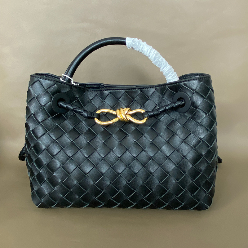 Bolso de mano de alta gama bolso de mujer tejido de piel de oveja mochila de alta gama bolso cuadrado de cuero de otoño e invierno nuevo