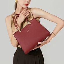 富贵铭洋红色包包2025新款潮中年女士手提包大容量高级感婚礼女包