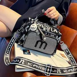 高级感包包女2025新款亮片女包百搭时尚休闲斜挎包横款方形手提包