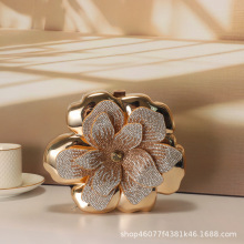 �¿�C荻���������W���r�����b����Ɍ����ð�