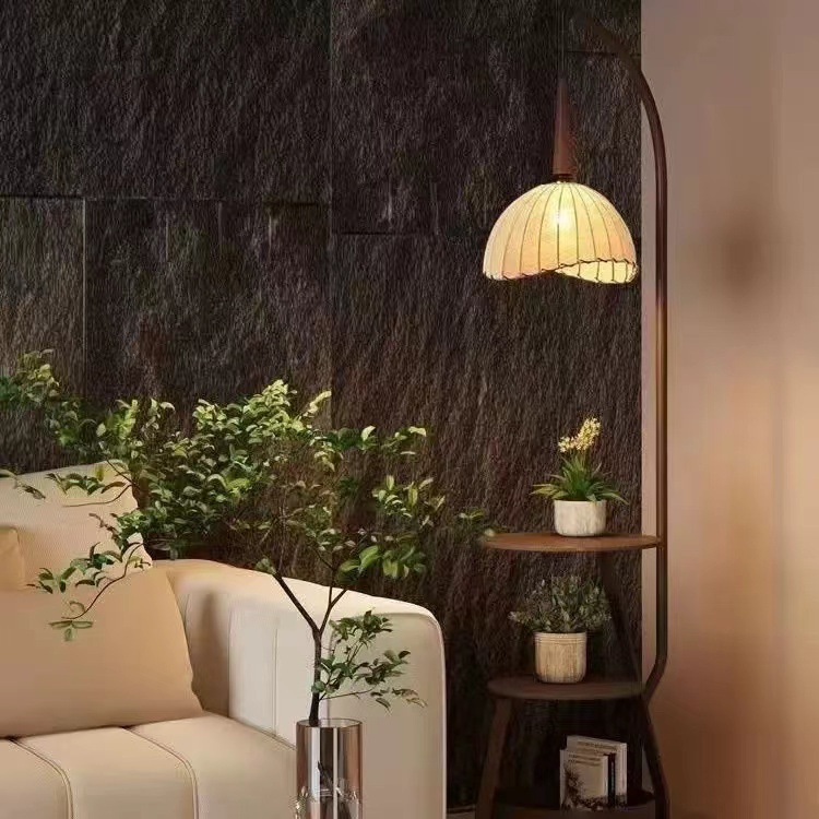 Lámpara de Pie con Mesa Integrada de Hierro y Tela, Altura Ajustable, Luz LED, para el Hogar