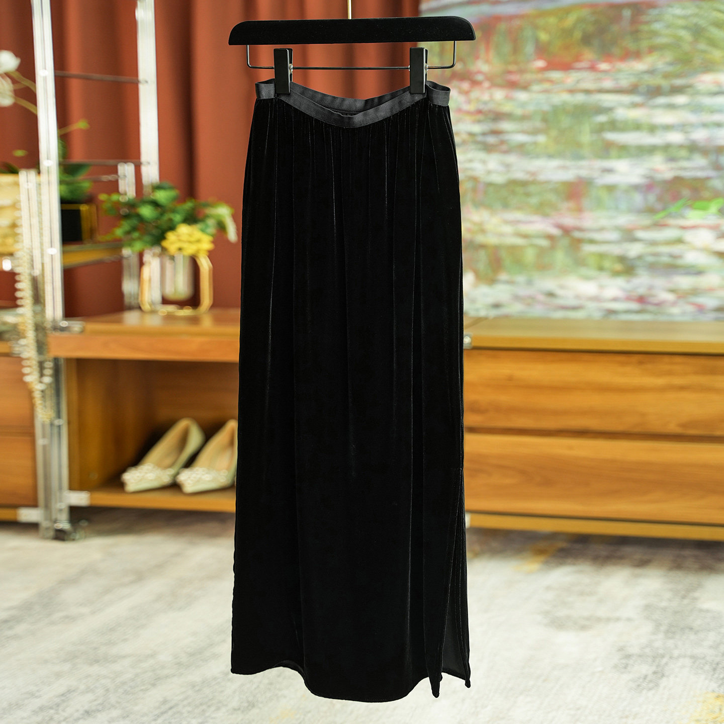 Black skirt