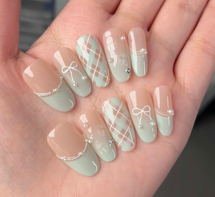 Armor usado a mano puro hecho a mano estilo ins chica caliente francesa piezas de uñas dulces y frescas uñas postizas 10 piezas