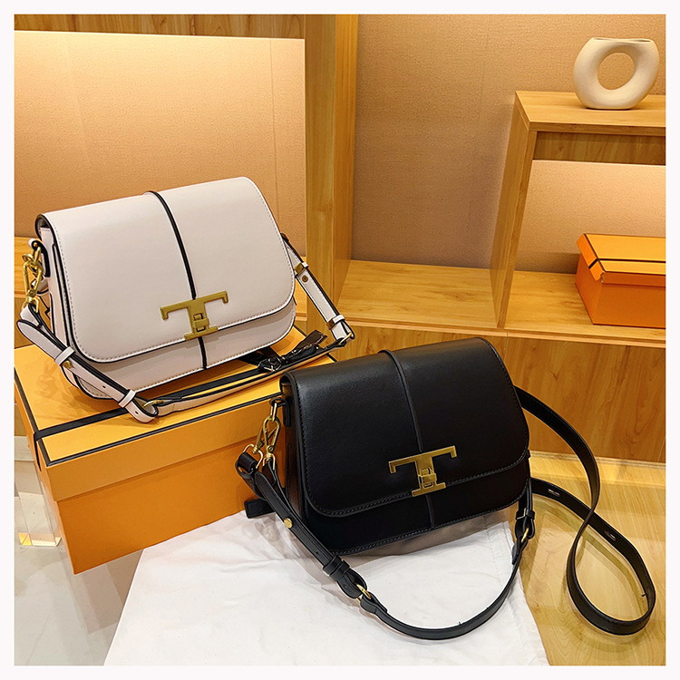2023 New Fashionable and Minimalist Underarm Casual Western Style Solid Color Saddle Handheld One Shoulder Crossbody Bag_voghion.com