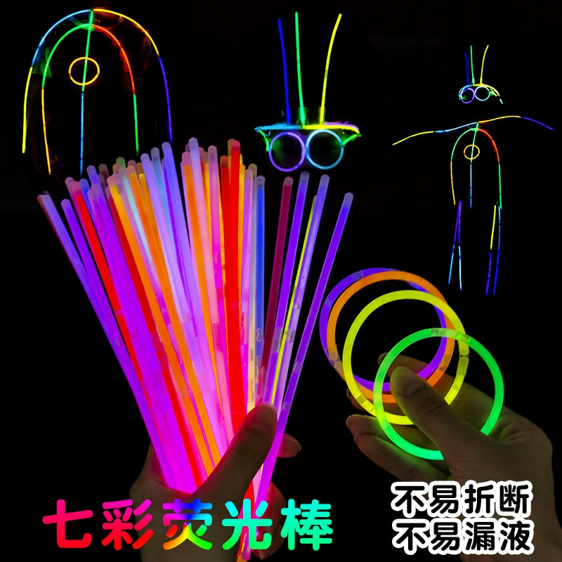 Светящиеся палочки в упаковке, мигающие палочки, светящиеся палочки, светящиеся в темноте палочки для концертов и вечеринок с соединителями, игрушки для уличных киосков и ночных рынков, ослепительные цвета