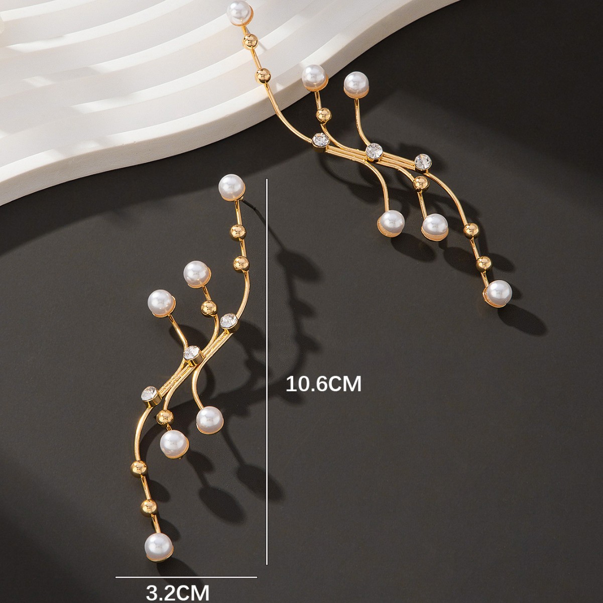 Fashionable trend geometric creative golden earrings pearl