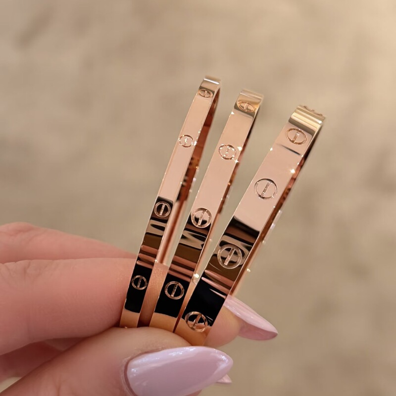 Kajia high-end classic LOVE bracelet, light luxury and elegant rose gold bracelet, direct wholesale from European and American cross-border factories Kajia high-end classic LOVE bracelet, light luxury and elegant rose gold bracelet, direct wholesale from European and American cross-border factories