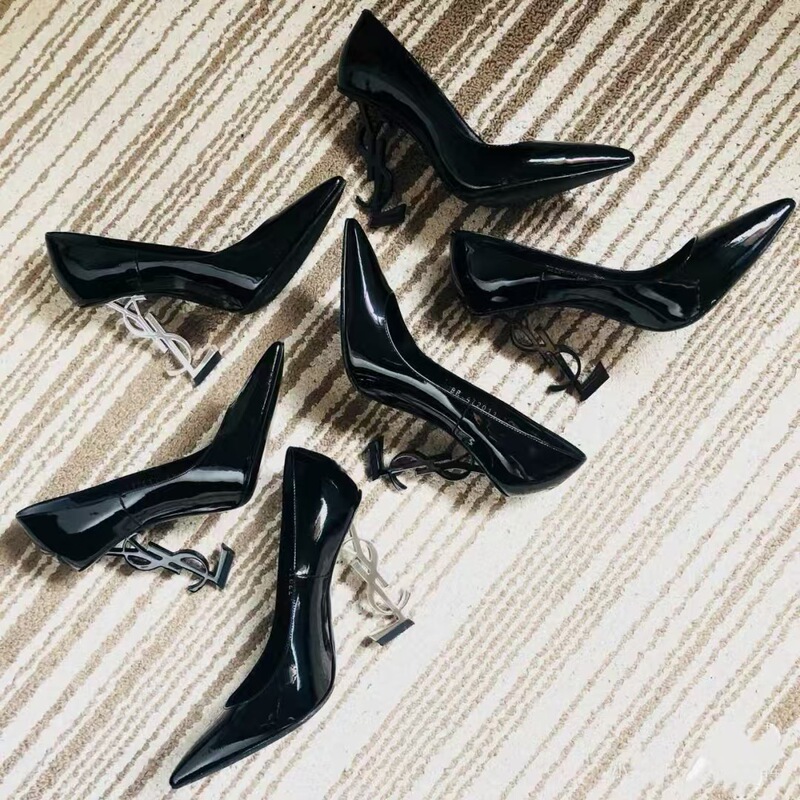 2026 New Model Internet Celebrity Style Lettered Black Ultra-High Heels with Thin Heels, Pointed Toe, Patent Leather, Sexy Women's Shoes