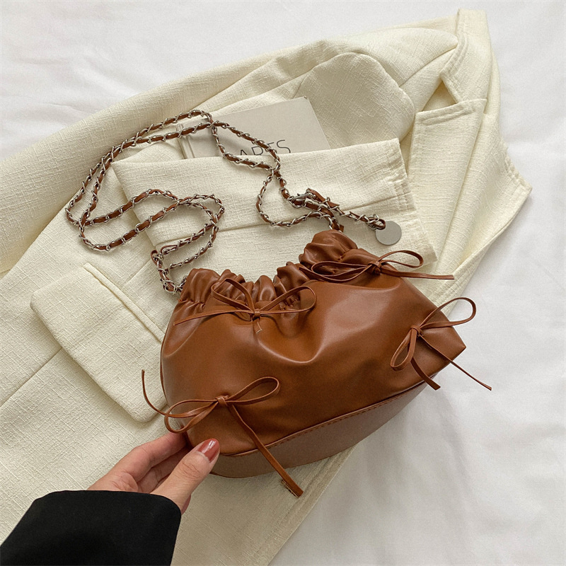 Bolsa de gran capacidad para mujeres 2023 nuevo bolso de hombro de la cadena del todo fósforo simple cubo texturizado clase bolso de mano