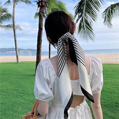 2025新型70の小さい方のスカーフの韓国版の女性のシミュレーションの糸の立体のアルファベットのプリントのシルクの職業のスカーフのマフラー