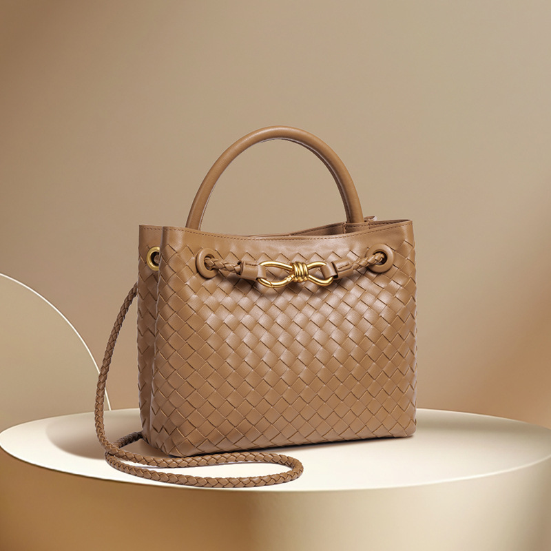 【Vip】Woven Handbag New Style Metal Rope Buckle Shoulder Bag Niche Design Large Capacity Crossbody Bag