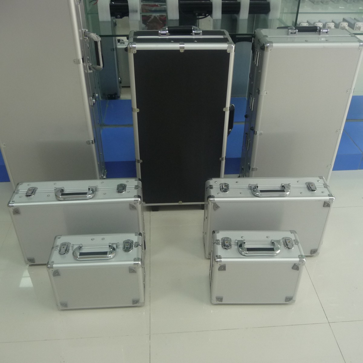 批发批发 LED展会专用展示箱 专配拉杆轮子展示箱