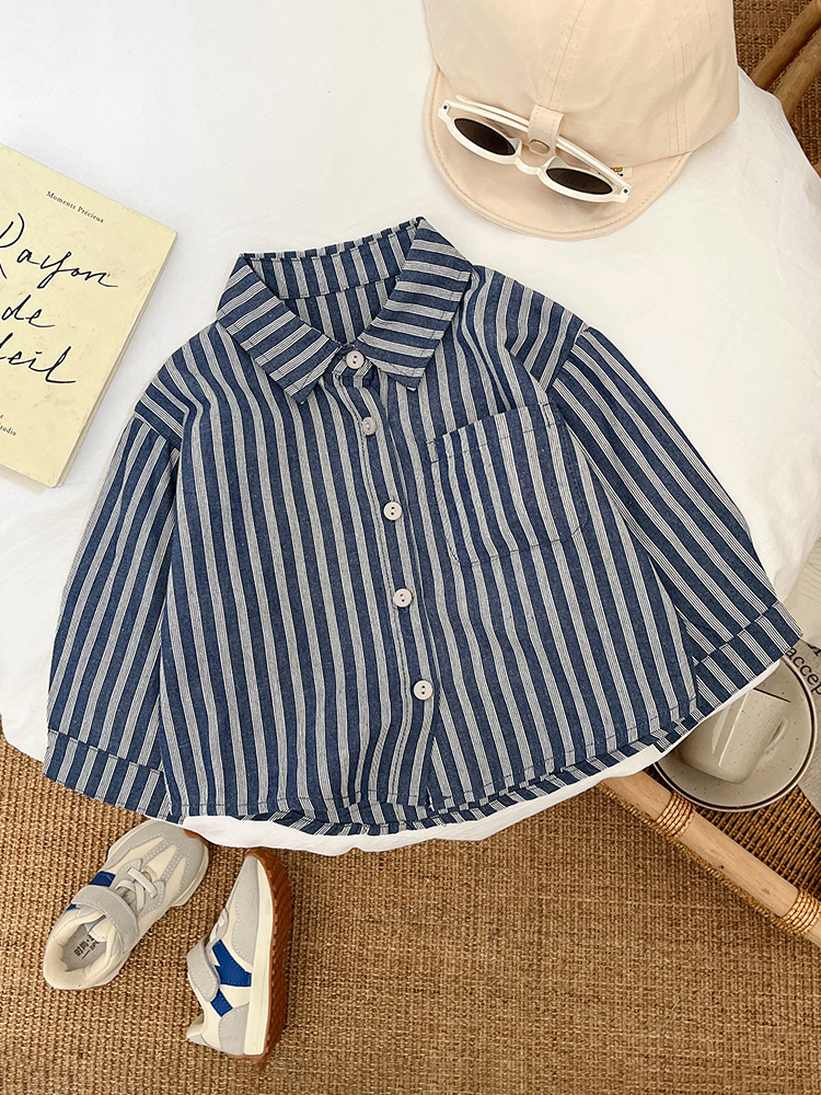 Camisas para niños de estilo coreano para primavera y otoño, nuevas camisas a rayas elegantes para niños, tops modernos y versátiles para bebés y niños pequeños.