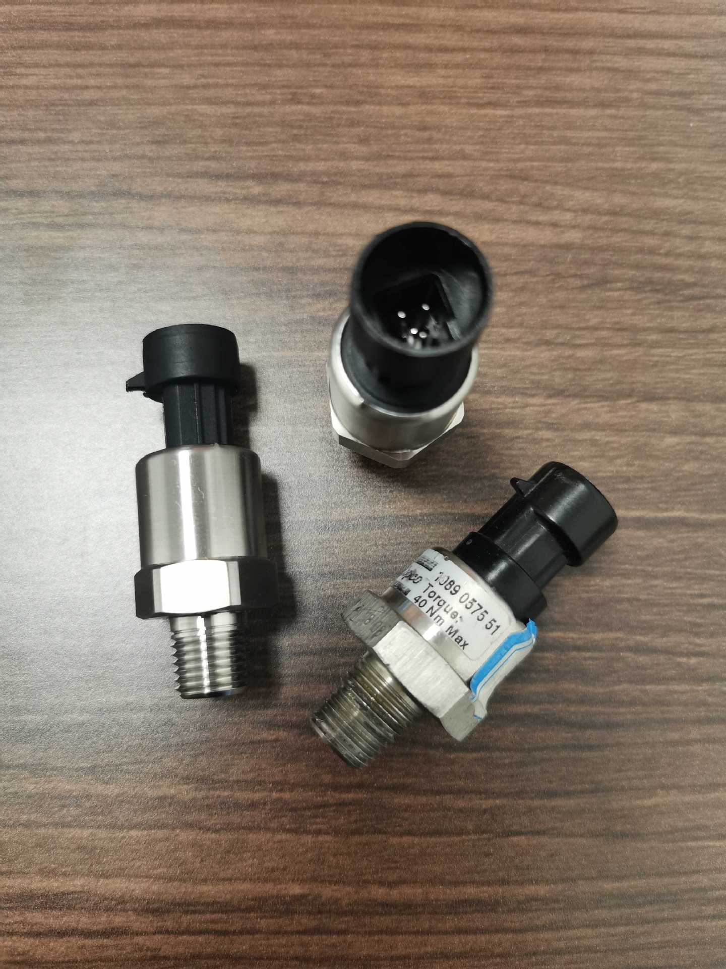 阿特拉斯螺杆空压机压力传感器1089057554干燥机冷干机压力变送器