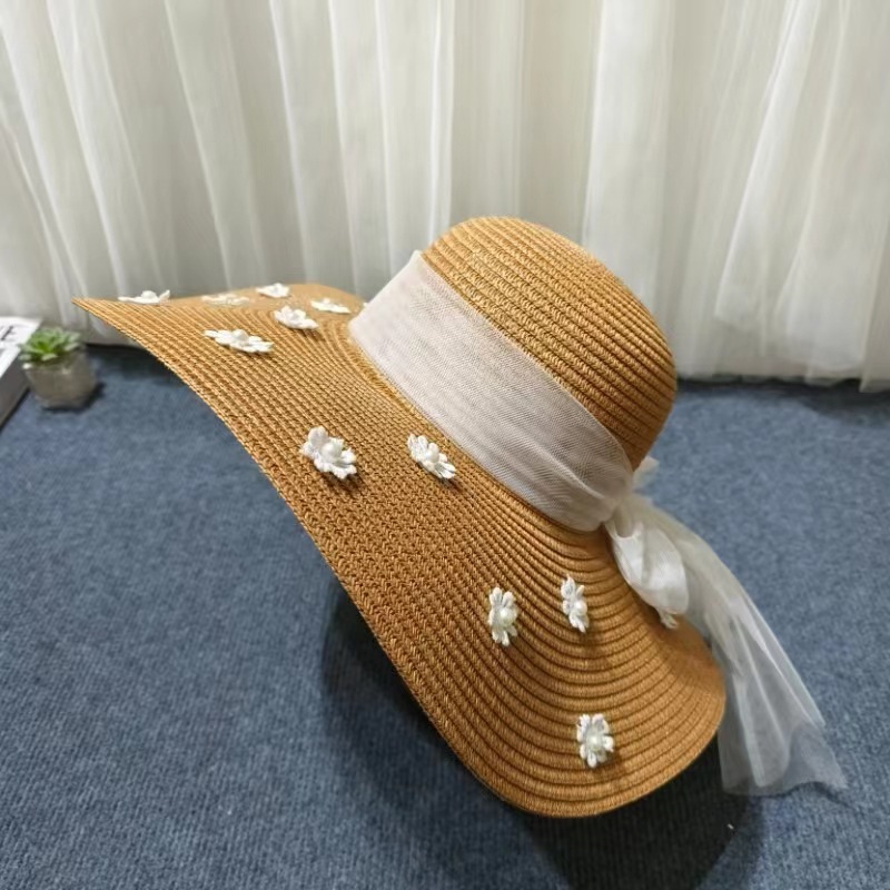 Women's Cute Sweet Simple Style Flower Embroidery Pearl Wide Eaves Straw Hat display picture 3