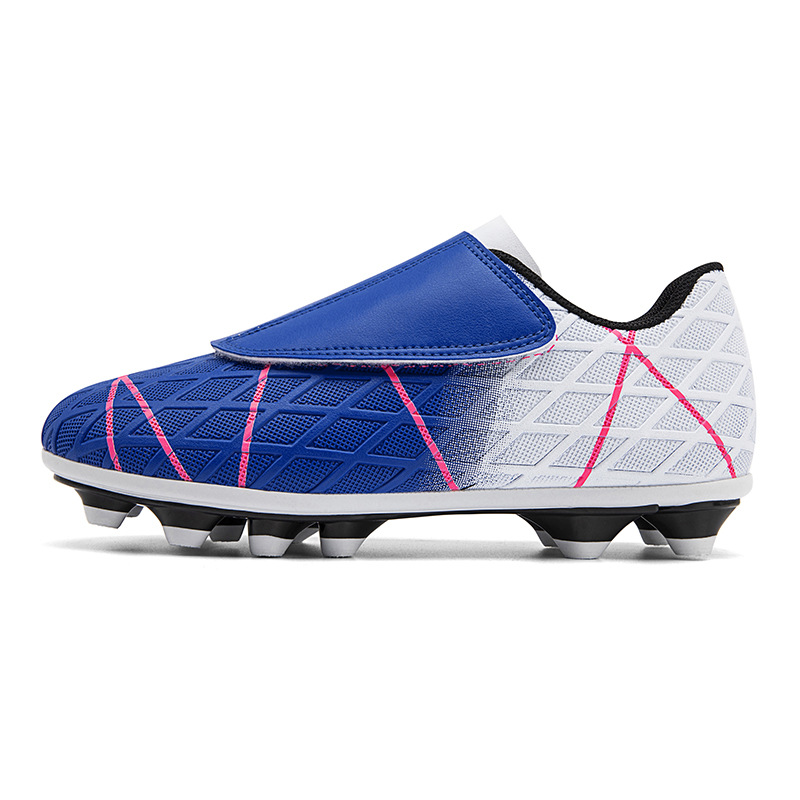2025 nuevos zapatos de fútbol transfronterizos para hombres y mujeres de baja altura estudiantes de clavos largos de la fábrica de zapatos de fútbol de competencia profesional para niños