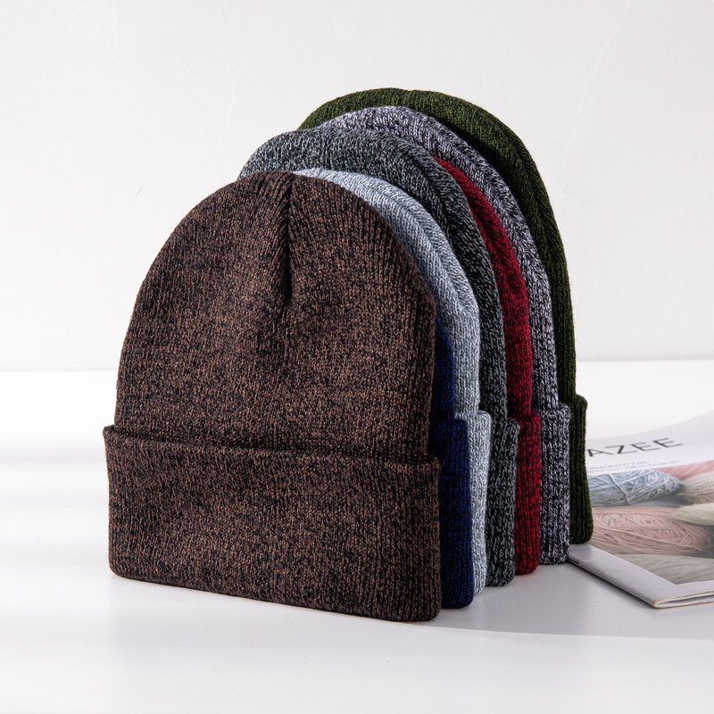 Fabricantes personalizados clásicos sombrero de punto de moda hombre otoño invierno cálido sombrero de lana cúpula sólida mujer puede bordar logotipo