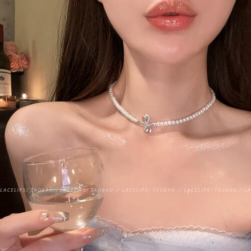 Gentle Butterfly Pearl Necklace for Women, Light Luxury, Niche, High-End, Sweet, Clavicle Chain, Fashion Accessory, Viral Trendsetter, Neck Chain