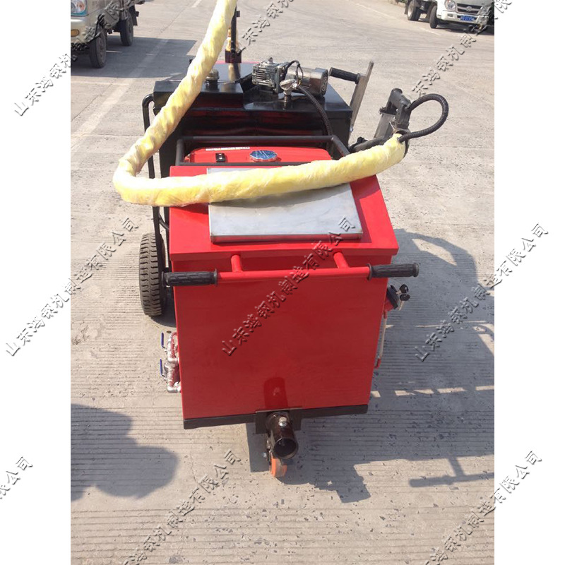 自动加热沥青灌缝机 自走式沥青路面补缝机 路面裂缝修补灌浆机