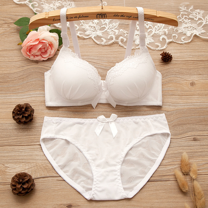Girls' Wireless Bra Japanese Pink Underwear Cute Push-Up Thin High School Student Bra and Panty Set Girls' Wireless Bra Japanese Pink Underwear Cute Push-Up Thin High School Student Bra and Panty Set