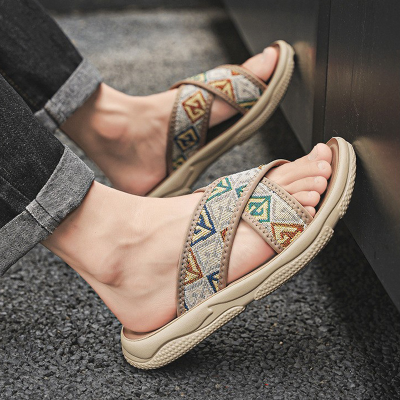 2025 nuevas chanclas de fondo grueso para uso al aire libre, zapatillas casuales diarias para hombres Q lona elástica de fondo suave para hombres