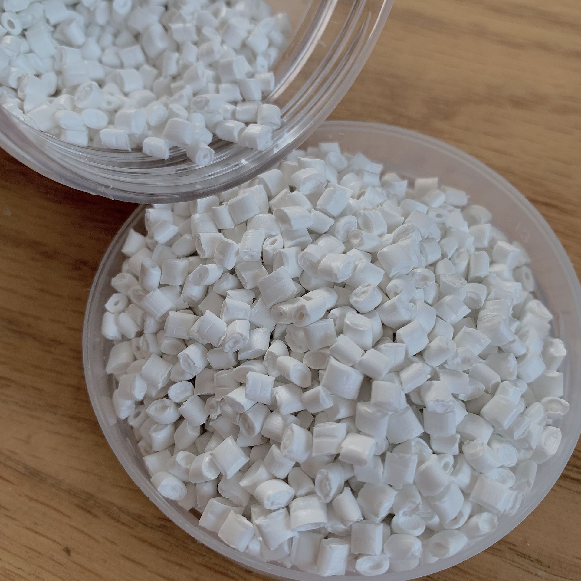 PP白色遮光阻燃V0高韧性高光泽不透光聚丙烯电器外壳遮光塑料