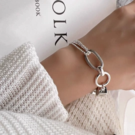 戒指;项链;耳钉