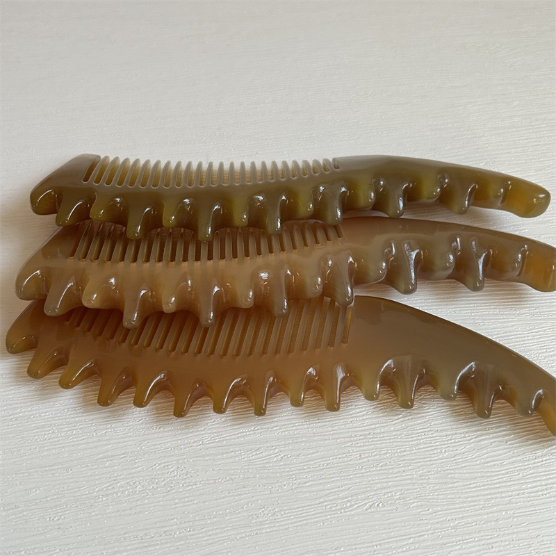 Natural Horn Comb Thickened Massage Comb with Back Pins and Raised Tail Handle 18 cm for Scalp Care key features