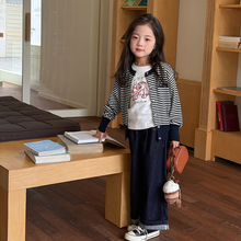 艾摩贝贝2025秋女童短款字母针织衫儿童韩版撞色条纹开衫毛衣外套