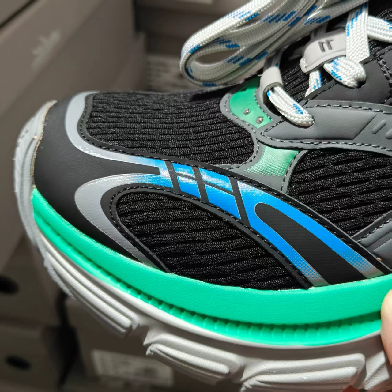 Женская обувь для папы на толстой подошве, увеличяющая рост, 2024 Весенняя новая потертая грязная обувь, повседневные кроссовки для пар