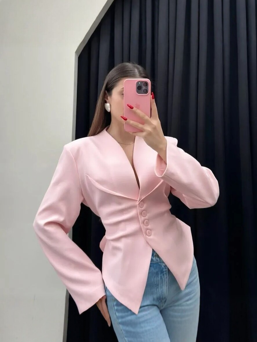 Qadın V-yaxalı beli bağlanan blazer, asimmetrik dizayn