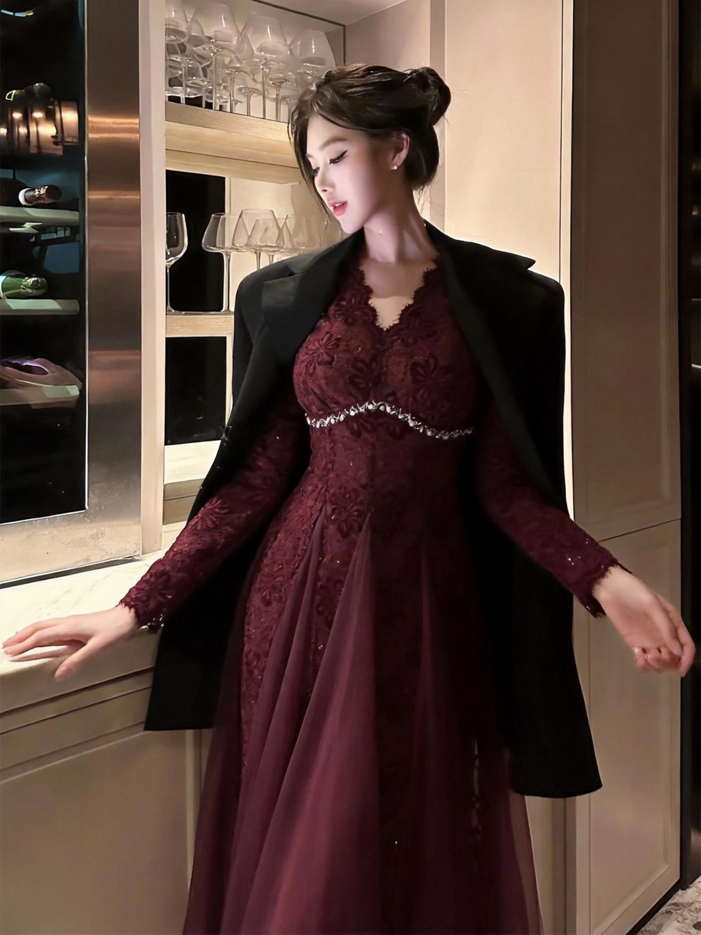 Đầm ren cổ V phong cách Pháp eo thắt tay loe vải lưới — đen