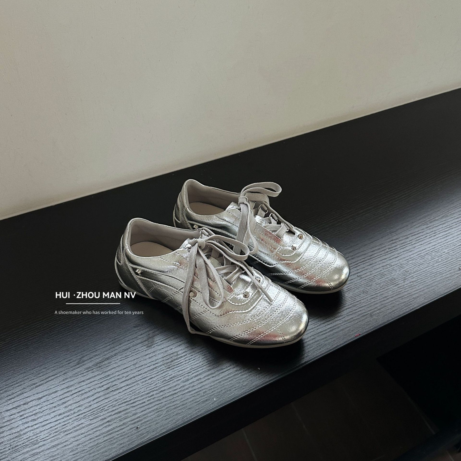 Retro remaches zapatos de entrenamiento para mujeres 2026 nuevo ballet correa de altura interior zapatos casuales correa de cabeza redonda zapatos Gump