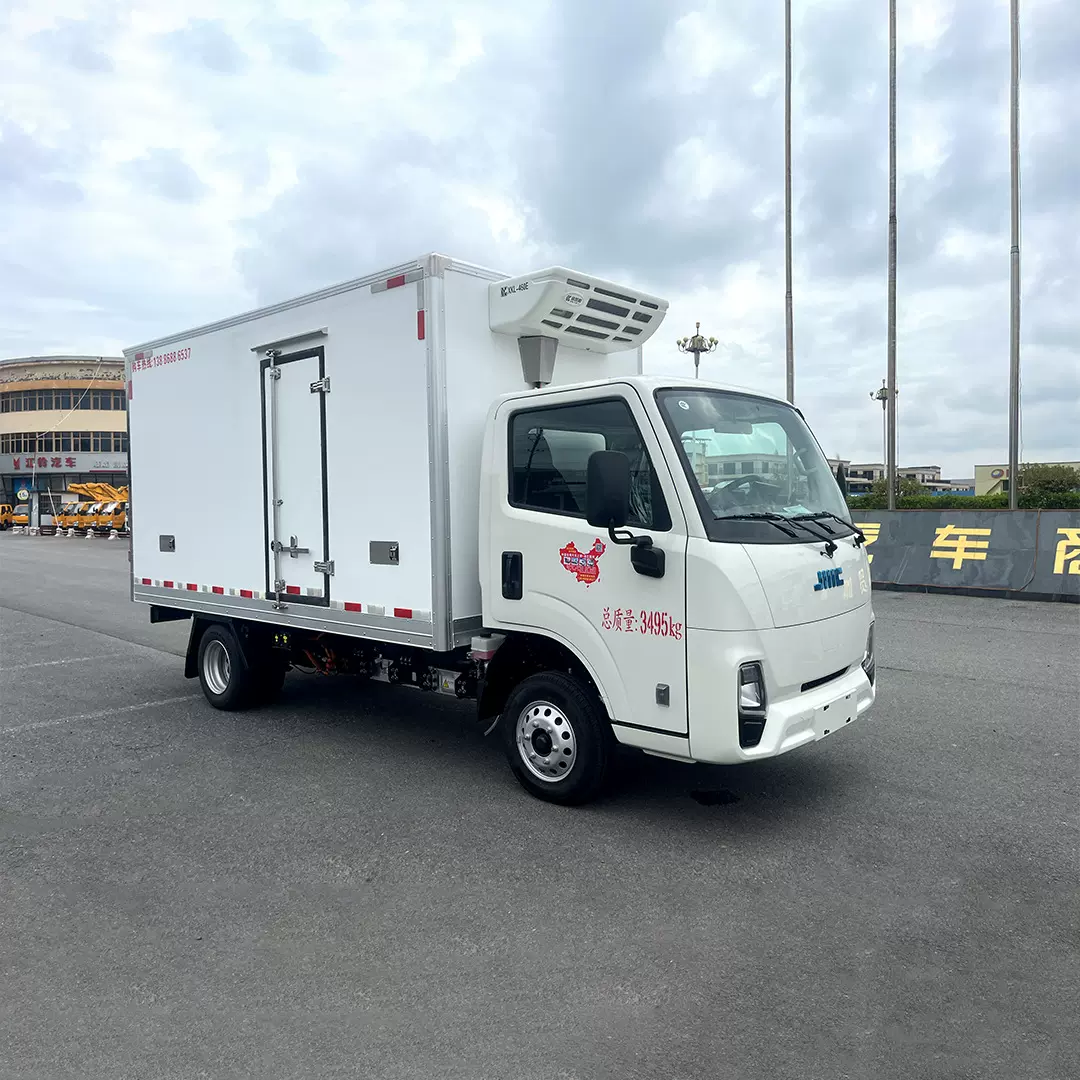 江铃E顺达3.7米保温车 食品果蔬保鲜运输车 绿牌新能源冷链车