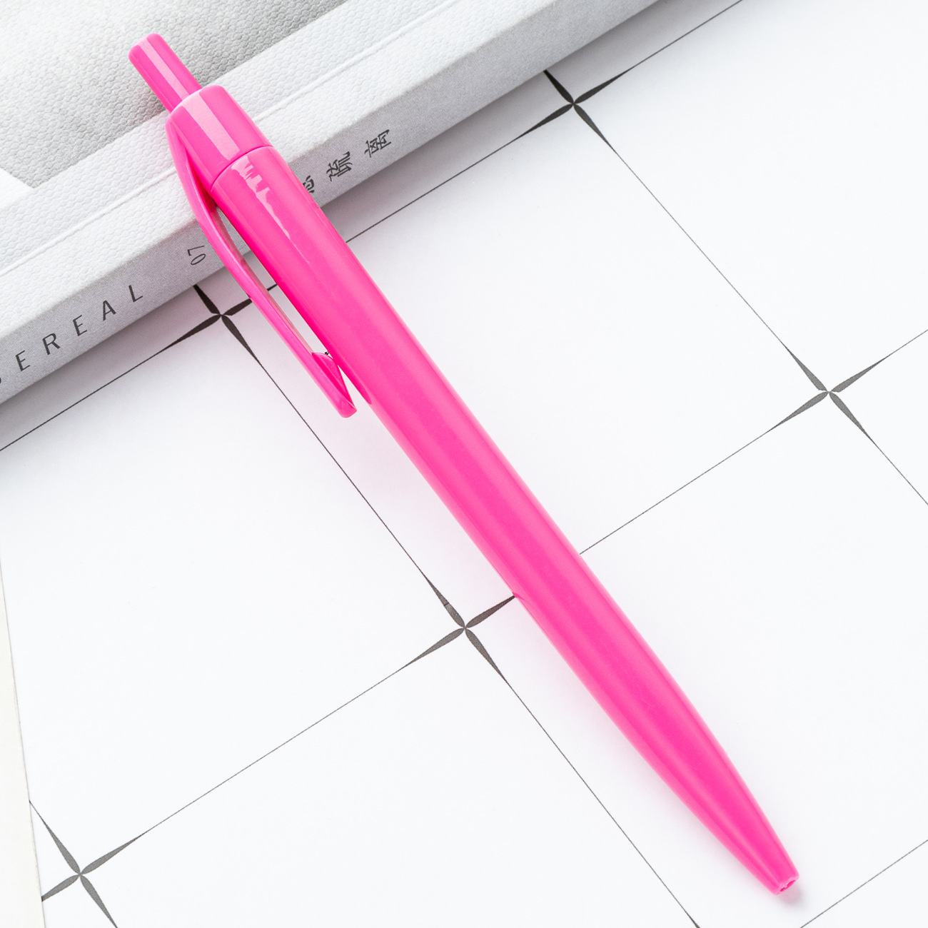 Bolígrafo de plástico de presión transfronteriza puede imprimir logotipo promocional publicidad bolígrafo de regalo simple bolígrafo multicolor al por mayor