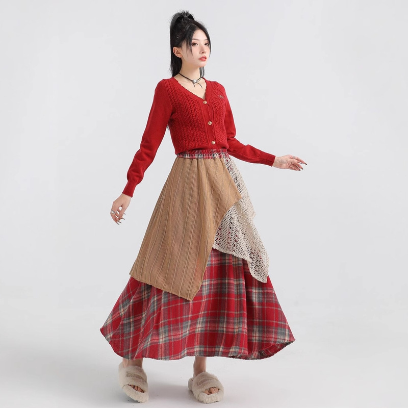 Forest Style Retro Plaid Skirt for Women 2025 New Autumn and Winter Design Asymmetrical Splicing High Waist A-Line Long Skirt Forest Style Retro Plaid Skirt for Women 2025 New Autumn and Winter Design Asymmetrical Splicing High Waist A-Line Long Skirt