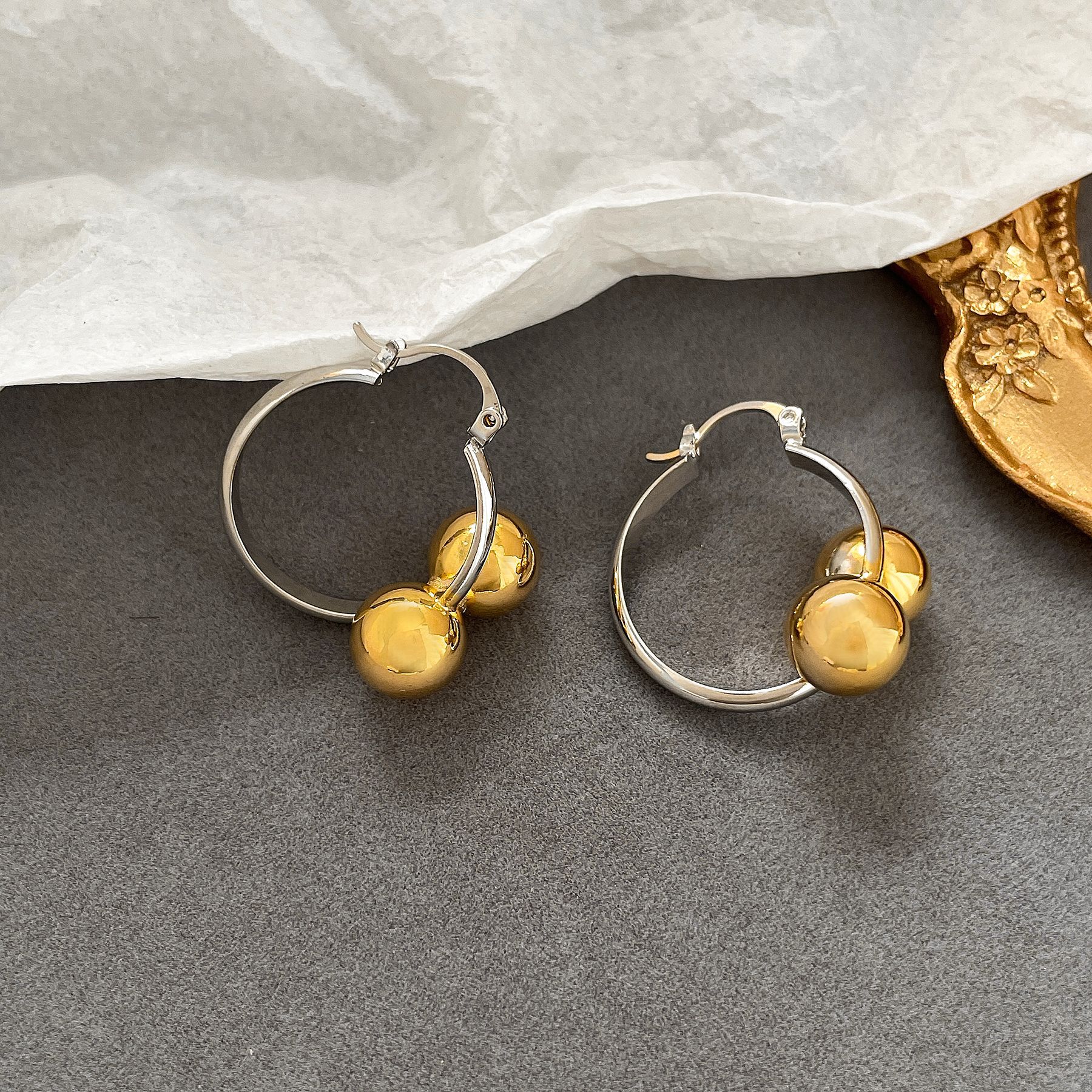 ins冷淡風金銀撞色圓球耳環新款潮氣質小眾設計高級感跨境外貿品