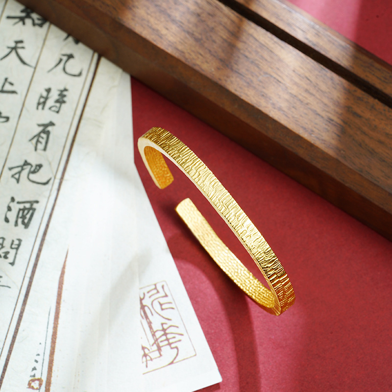 Pulsera de oro de arena antigua de Vietnam, herencia de la marea nacional, patrón de árbol grabado, pulsera de círculo simple femenina, joyería que no se desvanece durante mucho tiempo