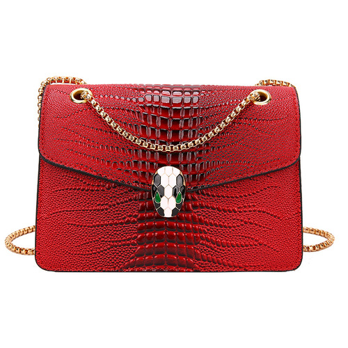Crocodile-pattern women's bag, underarm bag, trendy chain-style small square bag—stylish European and American single-shoulder bag with a chic crossbody design.