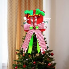 クリスマスの装飾クリスマスツリーのトップ帽子は圧縮的に折り畳まれた魔女の足の蝶結びの木の帽子クリスマスツリーのトップスターです。