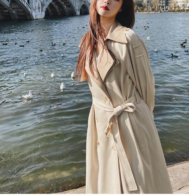 Áo khoác trench coat nữ dáng dài trung bình, form rộng, cổ vest, tay dài, phong cách thanh lịch — Màu be (chất lượng cao cấp) chi tiết 7